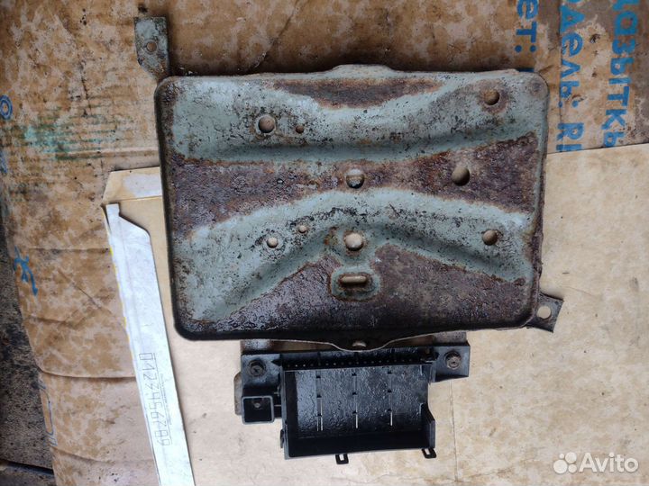 Полка акб Nissan Maxima A32