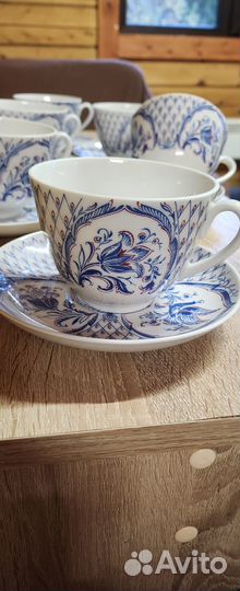 Набор чашек с блюдцами