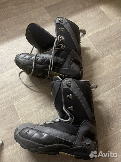 Сноубордические ботинки bone