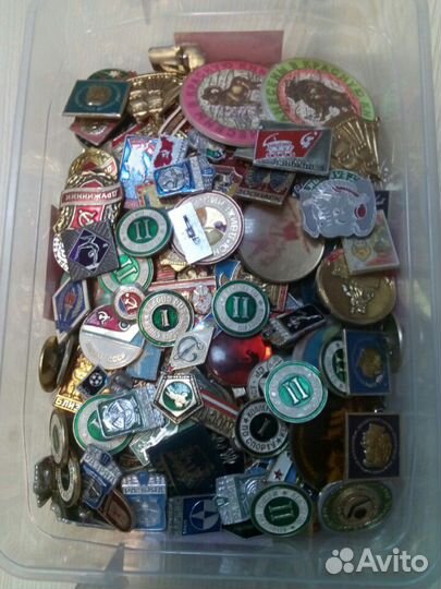 Значки СССР алюминий и другие, кокарды, настольные