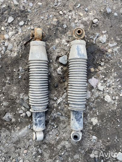 Стойки амортизатора задние Хендэ Солярис 1 хэтч