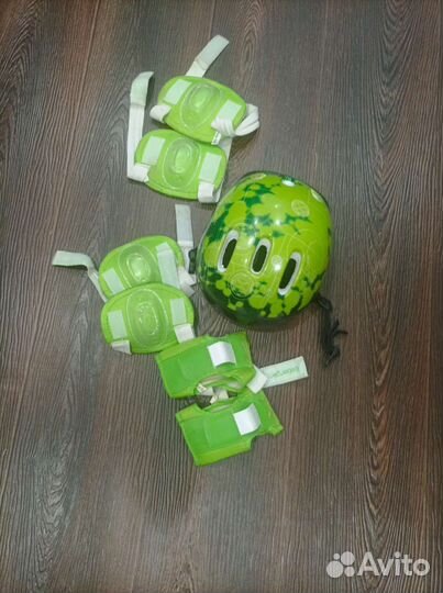 Роликовые коньки