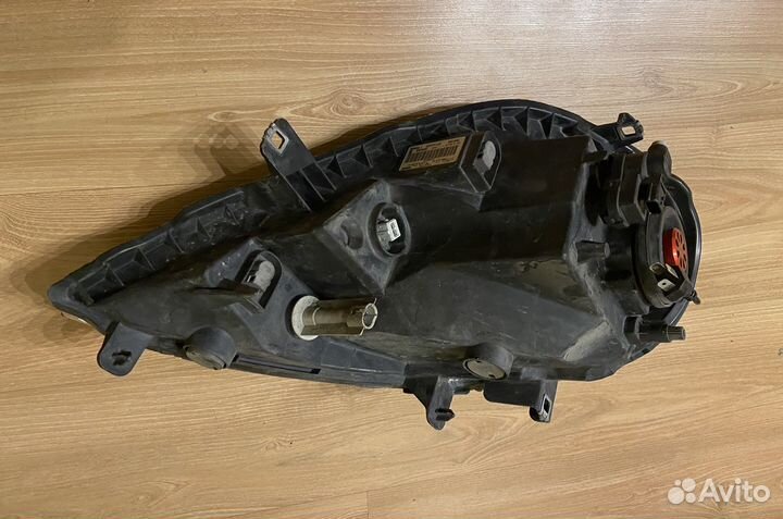 Фара правая Renault Traffic/Opel Vivaro