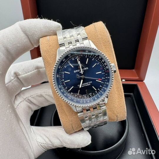 Часы женские Breitling Navitimer