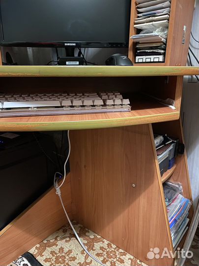 Компьютерный стол