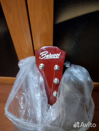 Музыкальный инструмент гитара