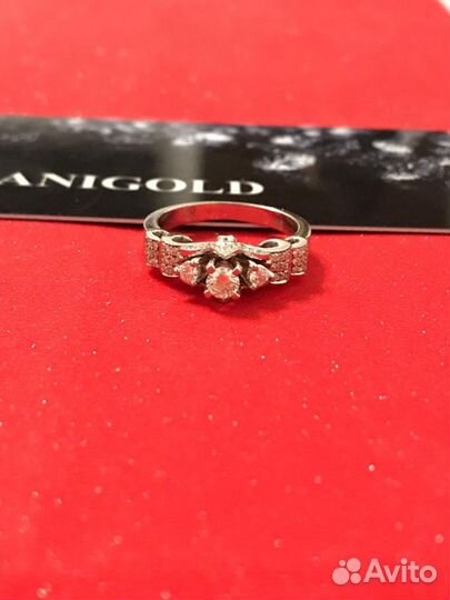 Золотое кольцо с бриллиантами