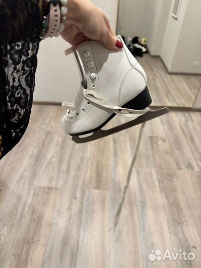 Коньки фигурные