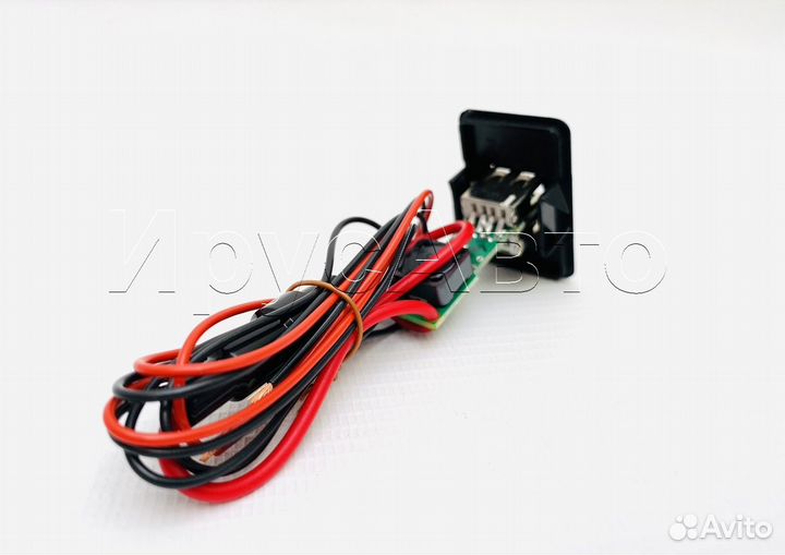 Автомобильное зарядное устройство USB 2108 нива