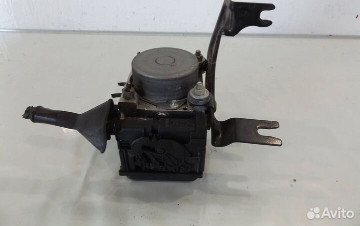 Блок абс 8200747140 Renault Clio III 2005 - 2012 года