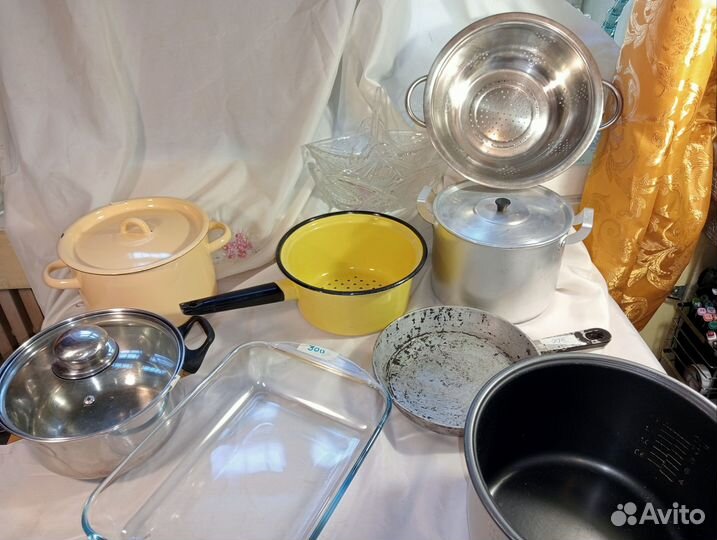 Посуда, сковороды, кастрюли, кухонная утварь