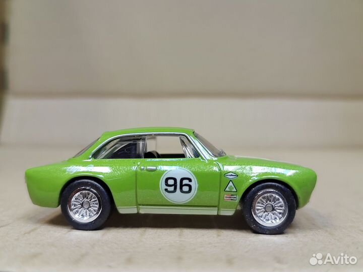 Hot Wheels Alfa Romeo Giulia Sprint Euro Speed