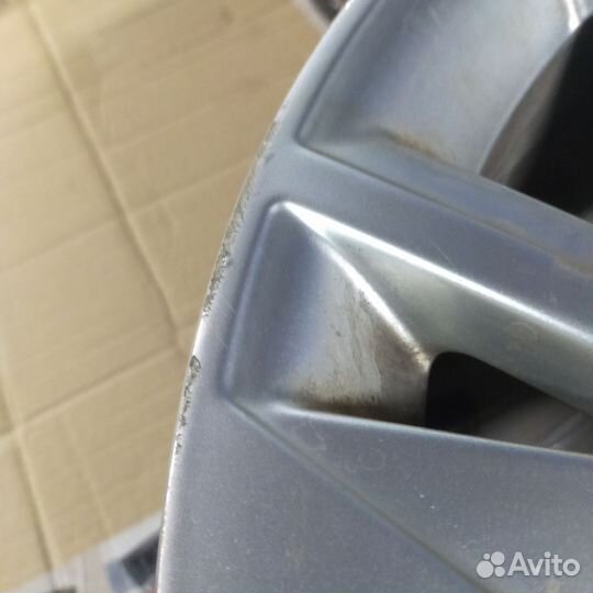 Литой диск Audi R17