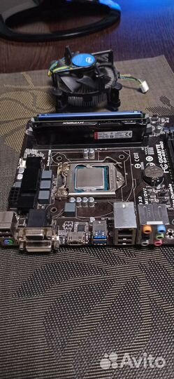 Материнская плата с процессором и памятью