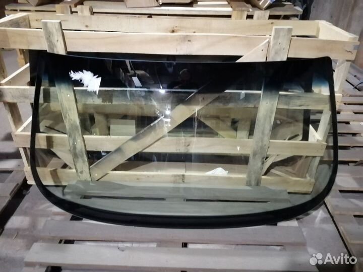 Стекло лобовое Шевроле Нива. С пластик держателем