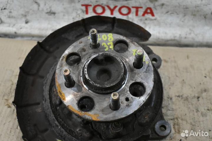 Кулак задний правый Kia Rio 2 поколение G4EE 2005