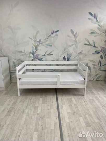 Кровать из массива детская манеж