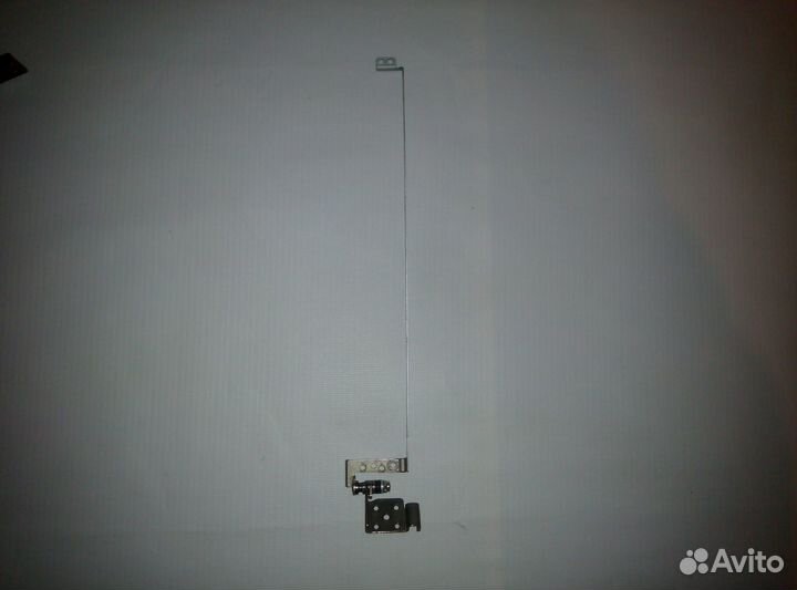 Петля правая от Toshiba Satellite L875D-B7M