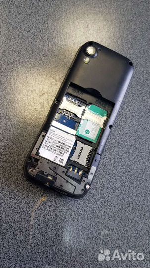 Мобильный телефон