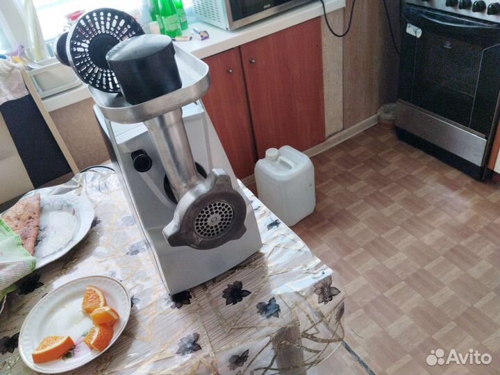 Электро мясорубка бу