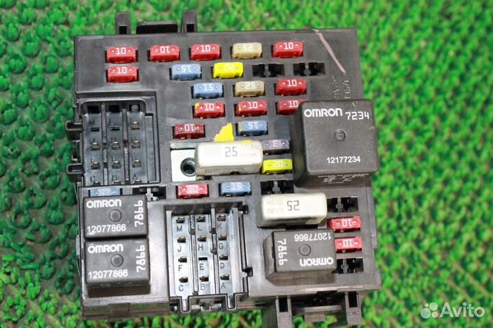 Блок предохранителей Chevrolet Suburban GMT800