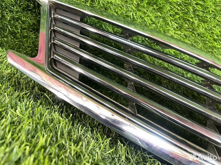 Решетка радиатора передняя Nissan Skyline V36