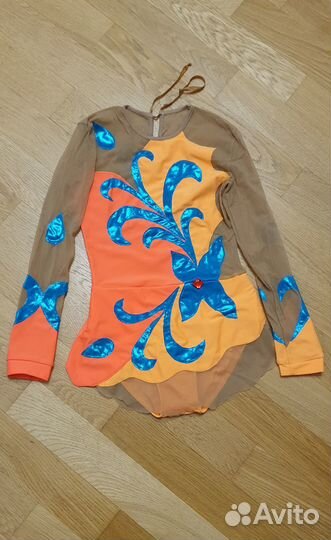 Купальник гимнастический, скакалка в подарок