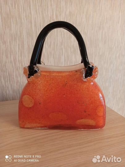 Ваза из цветного стекла