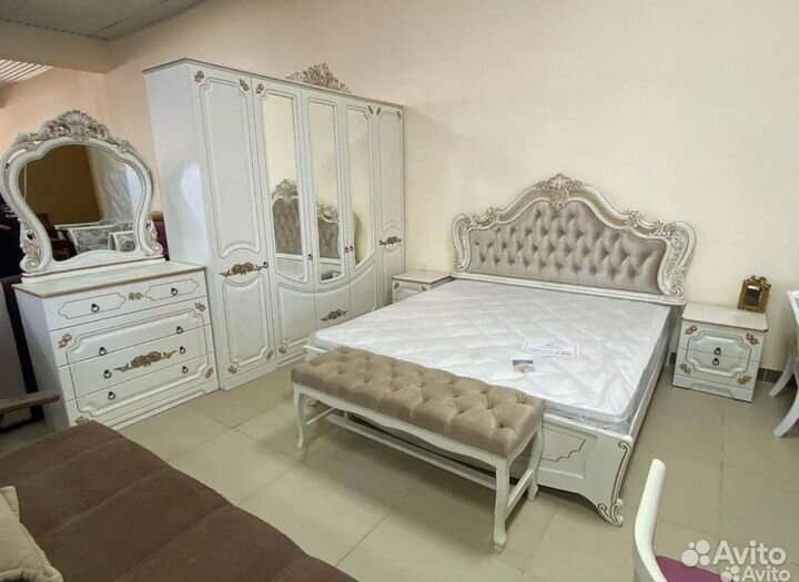 Спальный гарнитур 