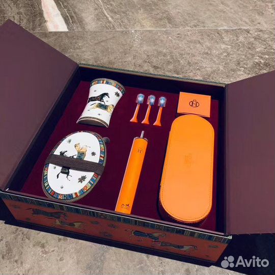 Электрическая зубная щетка Hermes 48