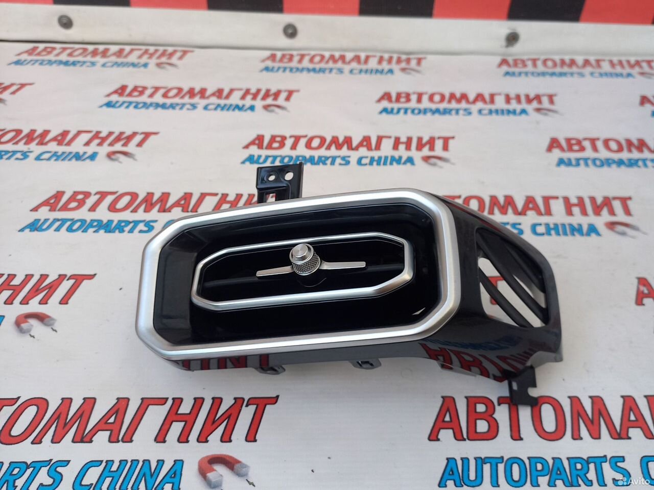 Дефлектор воздуховода правый Jaecoo J7