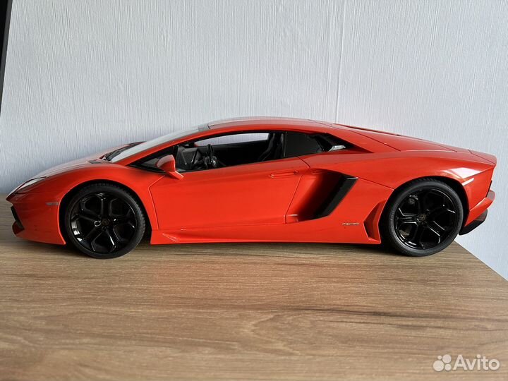Lamborghini. Машина на радиоуправлении. 48см 1:10