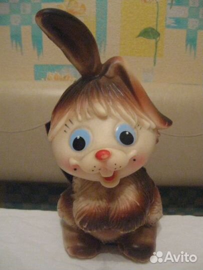 Игрушка. Заяц. резиновый. высота 23 см