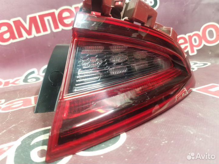 Фонарь правый наружный Kia Stinger CK 2017