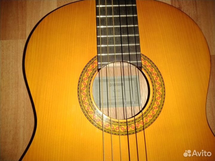 Классическая гитара yamaha c40