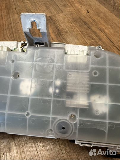 Mazda 3 BK приборная панель