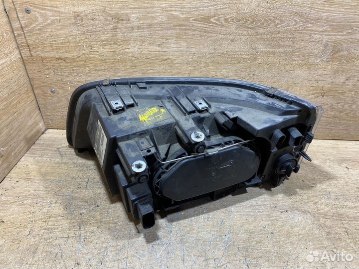 Фара передняя правая VW Transporter T5 142206