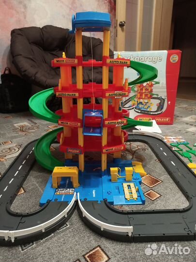 Парковка для машинок детская