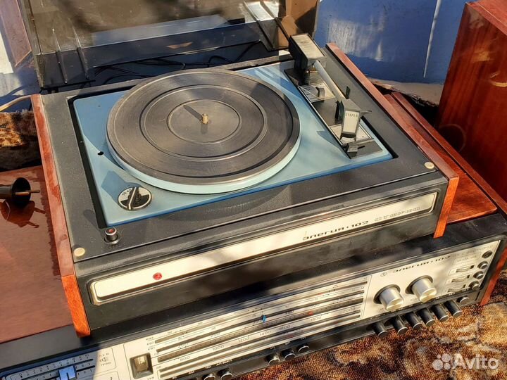 Радиола 1 класса Элегия-102-стерео