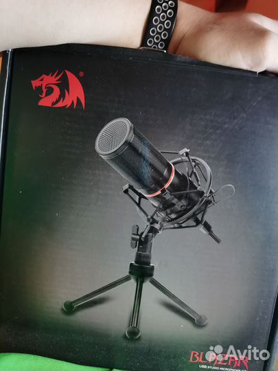 Студийный микрофон