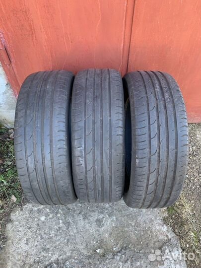 Continental ContiPremiumContact 2 215/60 R17 96H