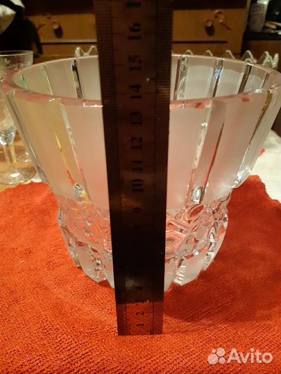 Хрустальная ваза конфетницы