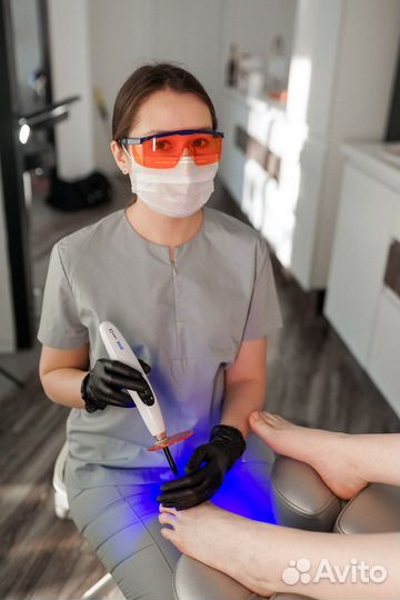 Подолог, проблемы стоп и ногтей, педикюр