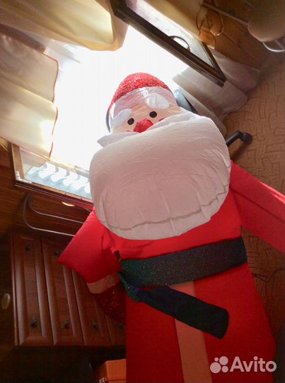 Надувная фигура Деда Мороза