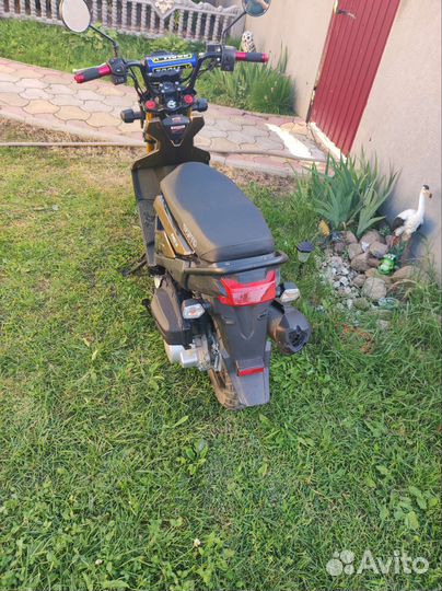 Скутер Vento Naked