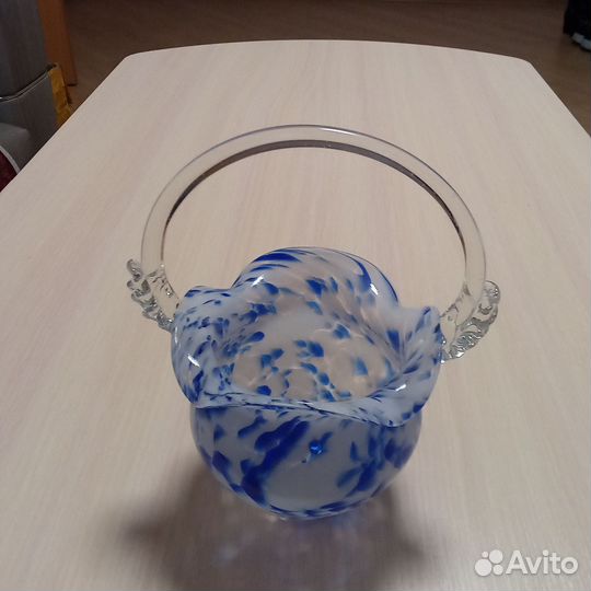 Ваза-корзинка цвет. стекло СССР и графин-мерзавчик