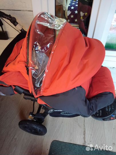 Прогулочная коляска