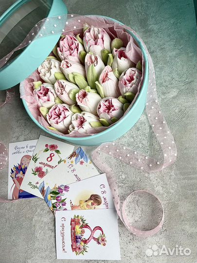 Махровые зефирные тюльпаны