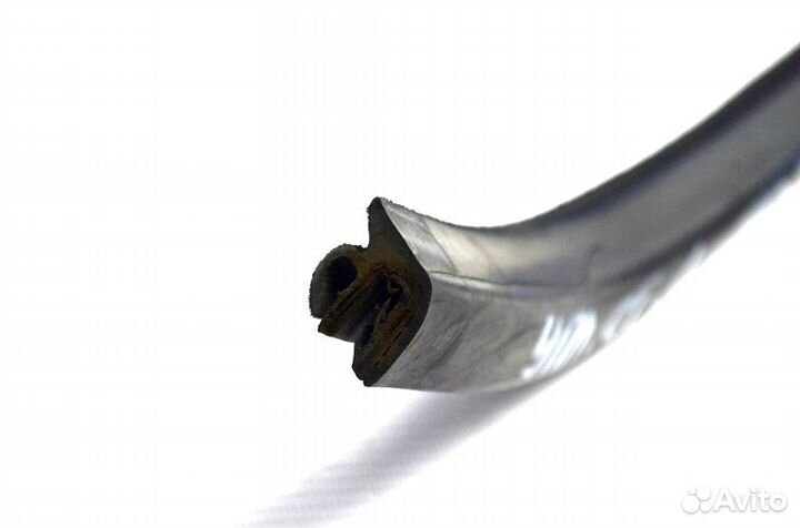 Уплотнитель стекла двери volvo FH16 (01.93)