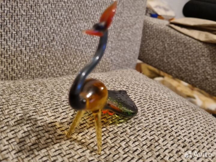 Павлин из цветного стекла